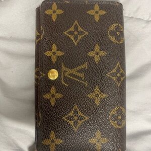 🌺Tresor wallet monogram compact zip
*Date code: M10916